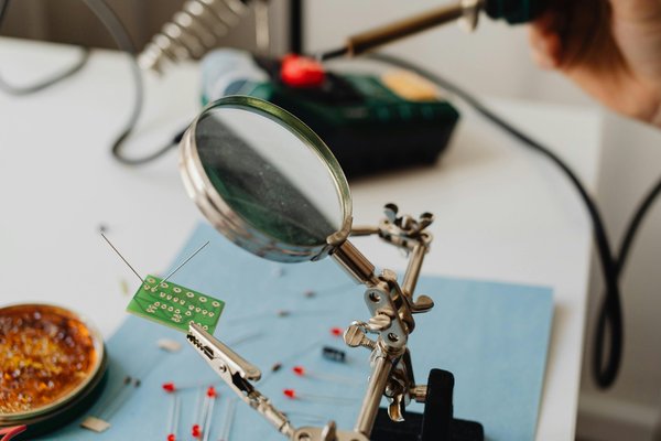 Loupe électronique : un outil avant-gardiste pour votre confort visuel